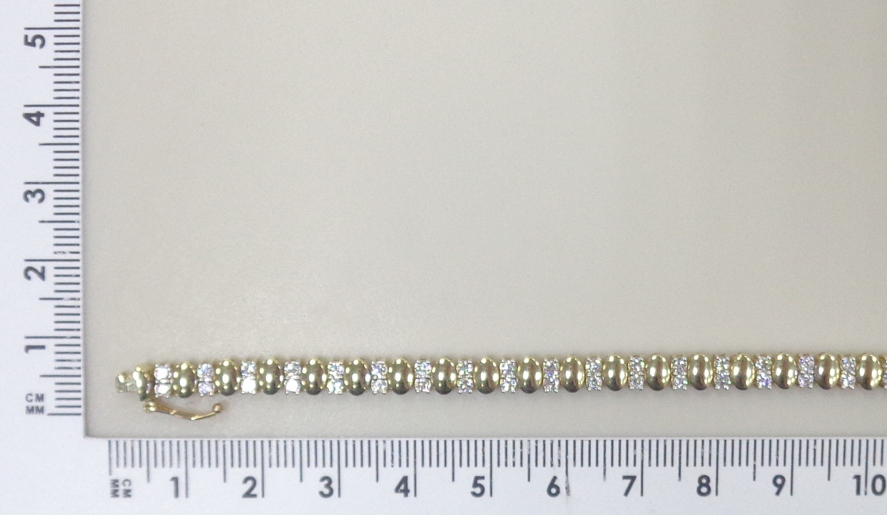 Браслет из желтого золота с бриллиантами